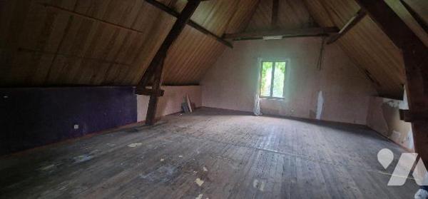 MAISON 7 PIÈCES AVEC JARDIN - BRUAY SUR ESCAUT Venez découvrir cette maison de 7 pièces d'envir...