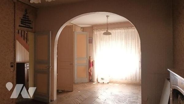 MAISON 7 PIÈCES AVEC JARDIN - BRUAY SUR ESCAUT Venez découvrir cette maison de 7 pièces d'envir...