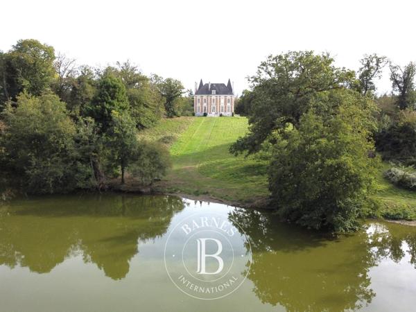 Orléans, Château 14 Chambres -  484 m² à vendre