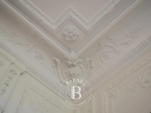 Orléans, Château 14 Chambres -  484 m² à vendre