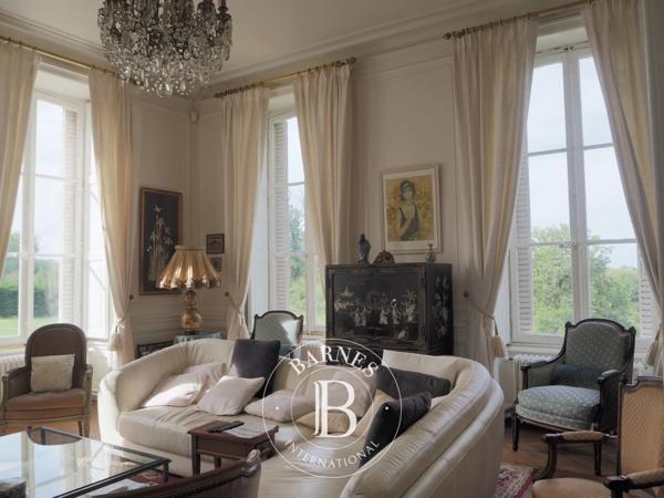 Orléans, Château 14 Chambres -  484 m² à vendre