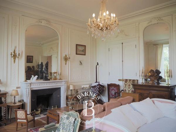 Orléans, Château 14 Chambres -  484 m² à vendre