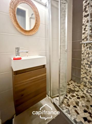 Rennes, Maison de charme Type 7 de 202 m2 (134) m2 pondérés) terrain de 218 m2 - Sous-sol de 68 m2 + Double Garage