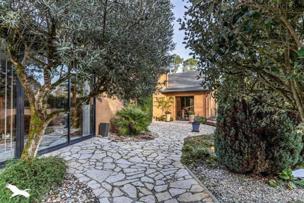 Maison à vendre |  Le Pian-Médoc |  7 pièces | 205 m²