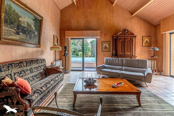 Maison à vendre |  Le Pian-Médoc |  7 pièces | 205 m²