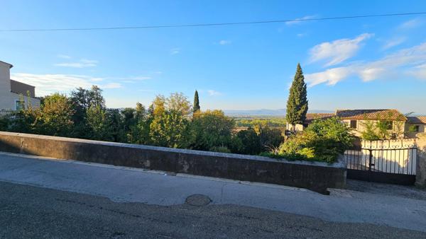 Remise en pierre de 235 m² avec vue dégagée sur la campagne