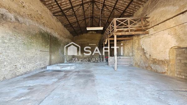 Remise en pierre de 235 m² avec vue dégagée sur la campagne