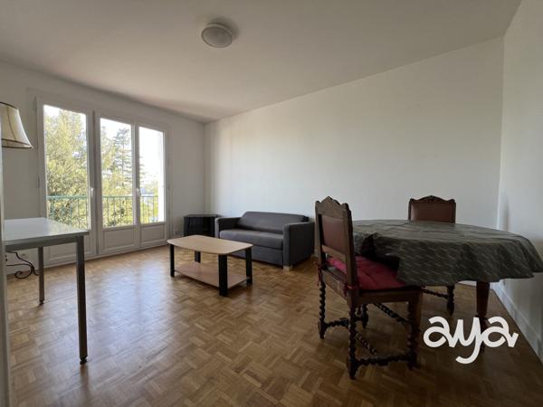 Dernier étage à Saint-Félix, meublé