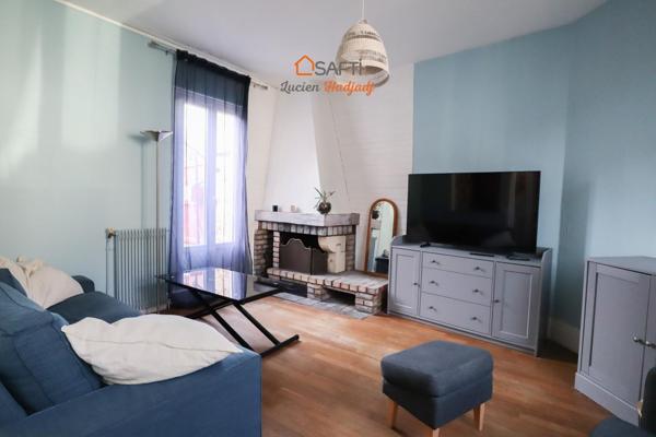 Maison de ville en briques. Années 1900. 6 pièces