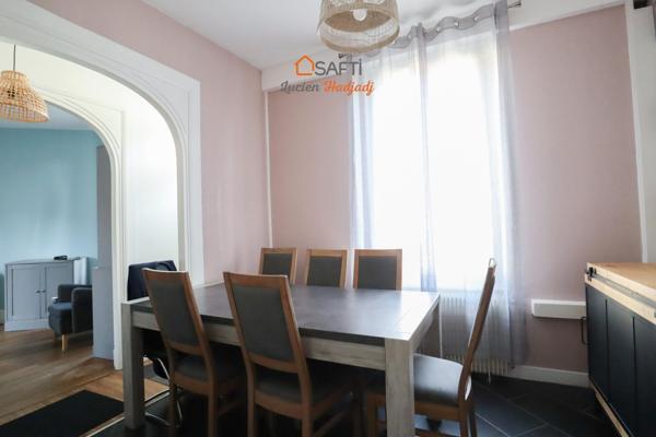 Maison de ville en briques. Années 1900. 6 pièces