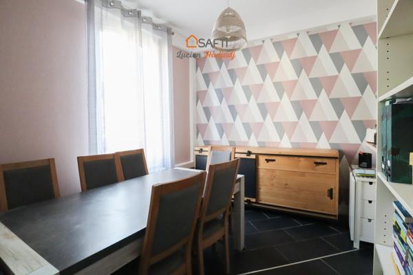 Maison de ville en briques. Années 1900. 6 pièces