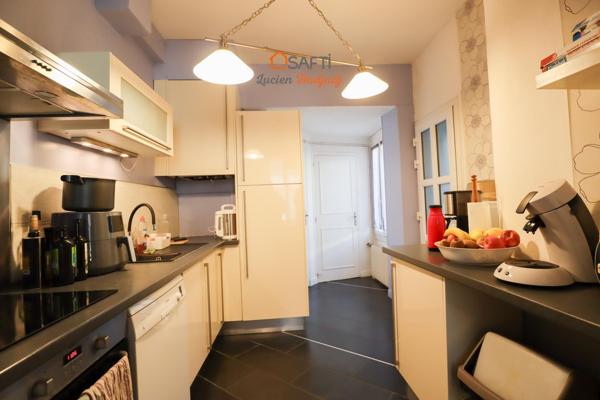 Maison de ville en briques. Années 1900. 6 pièces