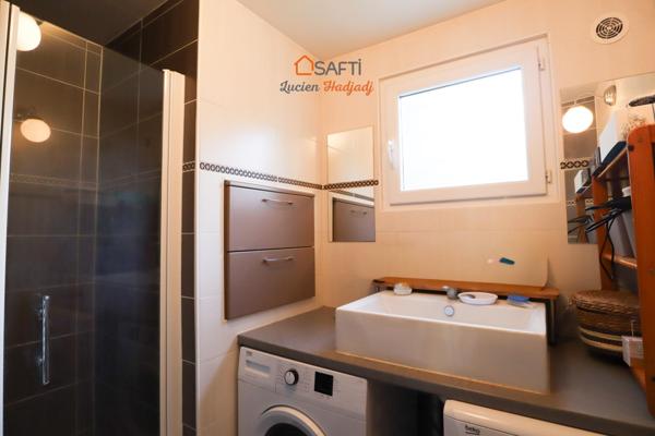 Maison de ville en briques. Années 1900. 6 pièces