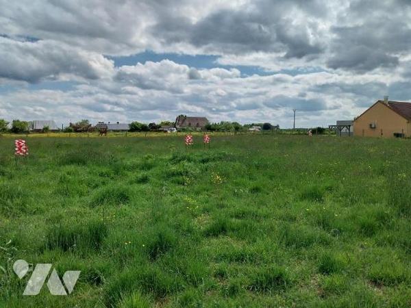 terrain à bâtir à BARQUET de 1324 m²