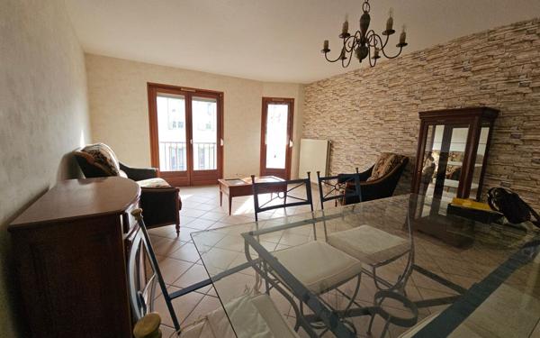 Appartement à vendre    3 pièces • 6 802 m2 Saint-Étienne