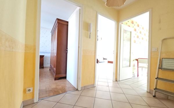 Appartement à vendre    3 pièces • 6 802 m2 Saint-Étienne