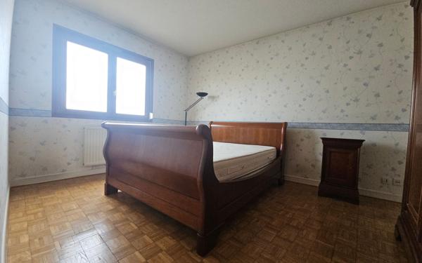 Appartement à vendre    3 pièces • 6 802 m2 Saint-Étienne