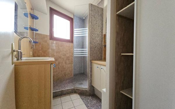 Appartement à vendre    3 pièces • 6 802 m2 Saint-Étienne