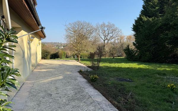 Maison à louer    6 pièces •  Gonneville-sur-Mer