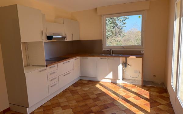 Maison à louer    6 pièces •  Gonneville-sur-Mer