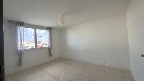 Royan (17200) 

CENTRE VILLE & PLAGE A 150 M