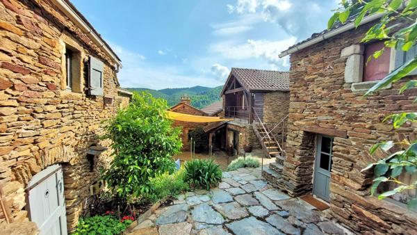 07140 : Maison cevenole de 215 m2 avec vue et psicine