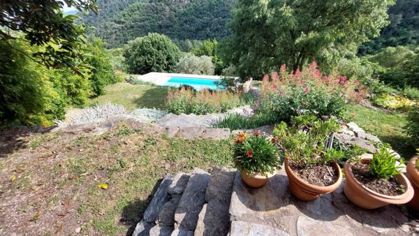 07140 : Maison cevenole de 215 m2 avec vue et psicine