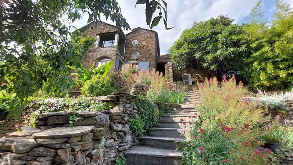 07140 : Maison cevenole de 215 m2 avec vue et psicine