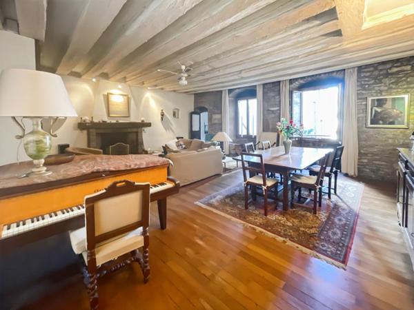 Arbois - Maison de Ville - 335 m2 - 6 chambres  en coeur de ville