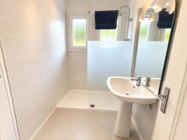 Maison à louer 690 € CC Naves 3 p 62 m² DPE C