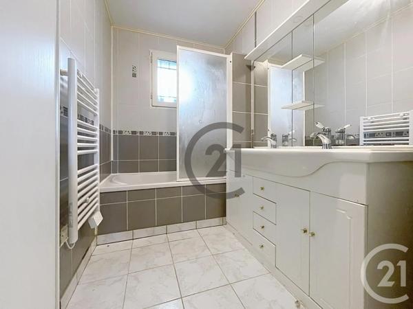 Maison à vendre  5 pièces - 126 m 2   ST LYPHARD  - 44
