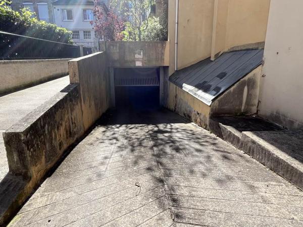 Parking à louer |  Brive-la-Gaillarde |  | 16 m²