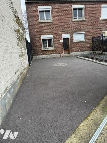 Maison à vendre à BOHAIN EN VERMANDOIS comprenant rdc: entrée avec placard, w.c, cuisine, salle...