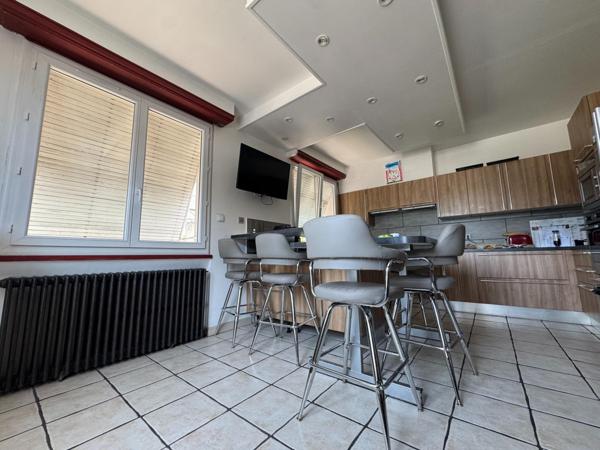 MAISON, APPARTEMENT T2 et LOCAL PROFESSIONNEL