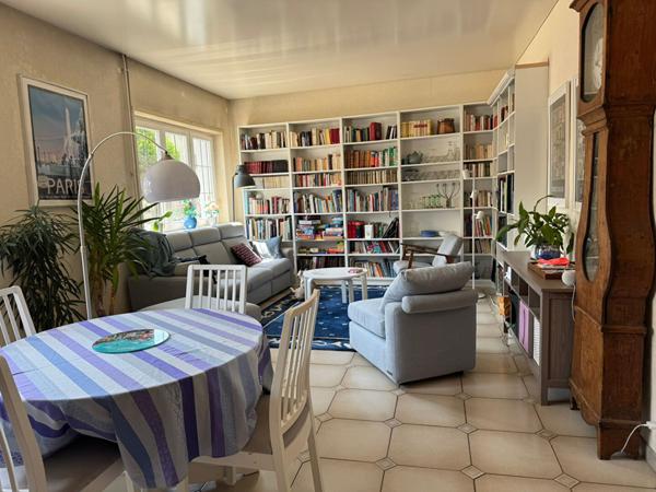 Maison - 9 pièces - 292 m²