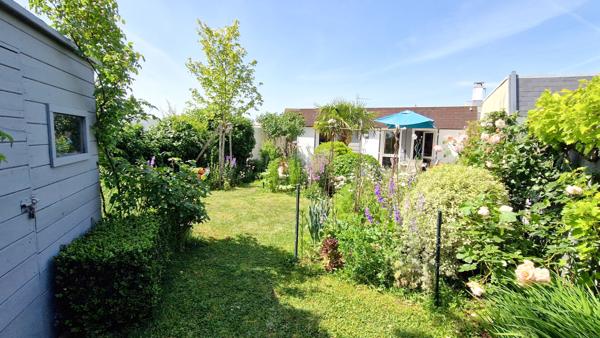 Maison plain-pied 3 chambres, 118 m2 -La Rochelle €530 250 ** - Référence ND732E
