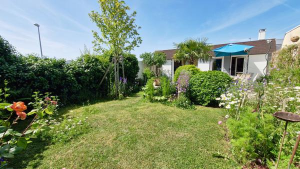 Maison plain-pied 3 chambres, 118 m2 -La Rochelle €530 250 ** - Référence ND732E