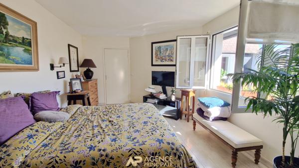 Maison plain-pied 3 chambres, 118 m2 -La Rochelle €530 250 ** - Référence ND732E