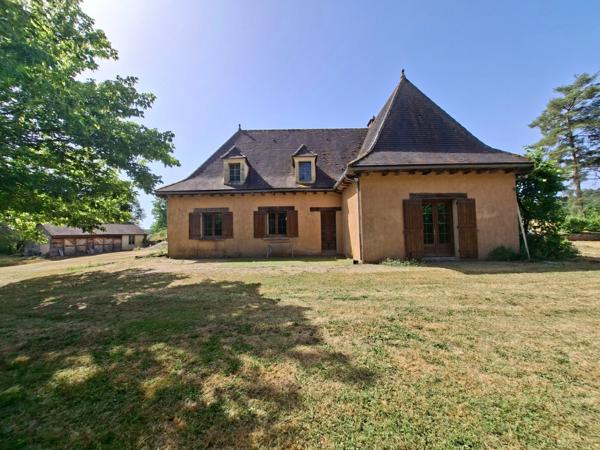 Maison 3 chambres, grand garage et combles aménageables – Saint-Félix-de-Reilhac-et-Mortemart
