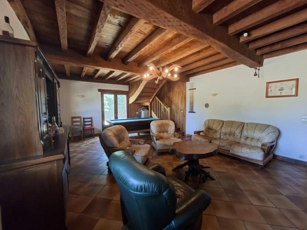 Maison 3 chambres, grand garage et combles aménageables – Saint-Félix-de-Reilhac-et-Mortemart