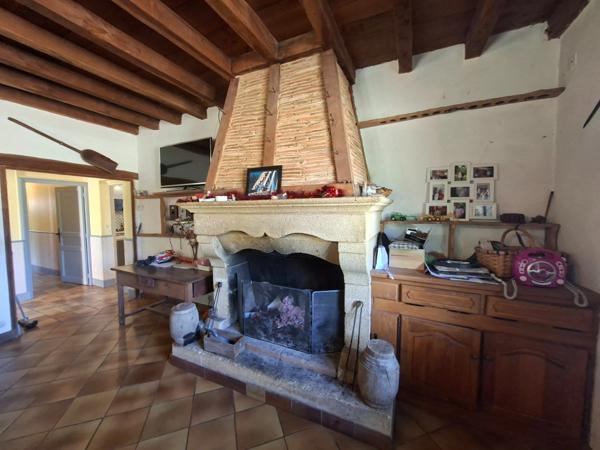 Maison 3 chambres, grand garage et combles aménageables – Saint-Félix-de-Reilhac-et-Mortemart