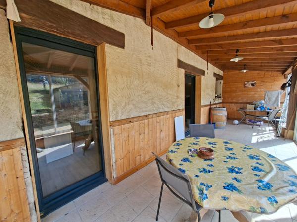 Maison 3 chambres, grand garage et combles aménageables – Saint-Félix-de-Reilhac-et-Mortemart