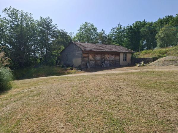Maison 3 chambres, grand garage et combles aménageables – Saint-Félix-de-Reilhac-et-Mortemart