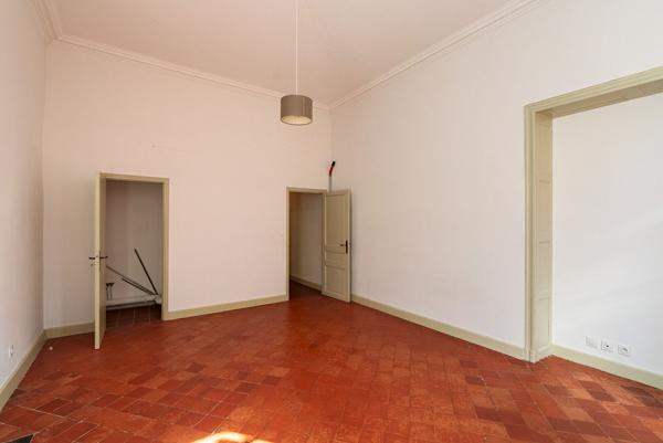 CARCASSONNE – BASTIDE ST-LOUIS Appartement T3 97m² dans un immeuble de caractère avec cour et jardin intérieur communs