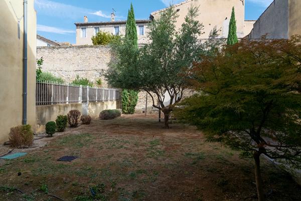 CARCASSONNE – BASTIDE ST-LOUIS Appartement T3 97m² dans un immeuble de caractère avec cour et jardin intérieur communs