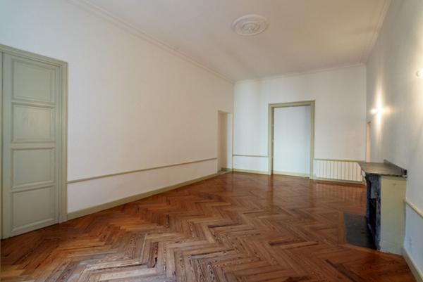 CARCASSONNE – BASTIDE ST-LOUIS Appartement T3 97m² dans un immeuble de caractère avec cour et jardin intérieur communs
