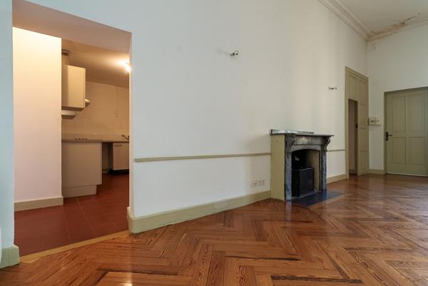 CARCASSONNE – BASTIDE ST-LOUIS Appartement T3 97m² dans un immeuble de caractère avec cour et jardin intérieur communs