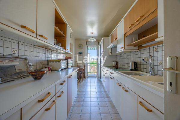 T3 traversant avec garage et cave