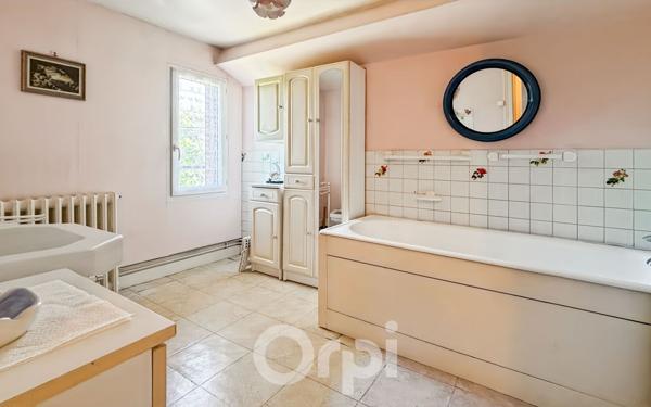 Maison à vendre    4 pièces • 99,60 m2 La Jonchère-Saint-Maurice