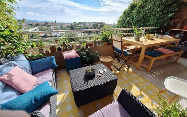 Appartement à vendre    3 pièces • 69 m2 Saint-Laurent-du-Var